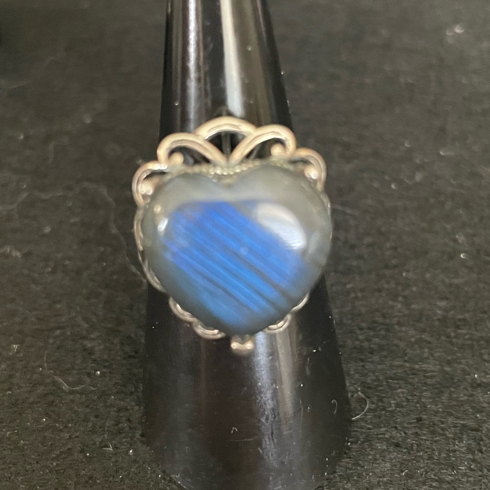 Elegant Labradorite and 925 Sterling silver Heart Ring